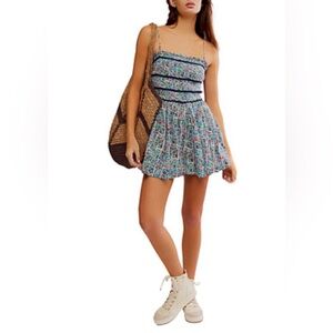 Free People Smocked Floral Romper Small- Pockets & Removable Straps NWOT